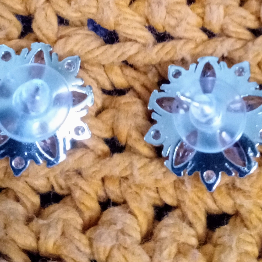 Silver and Pink Snowflake Earrings with Sparkling Design - Picture 3 of 4